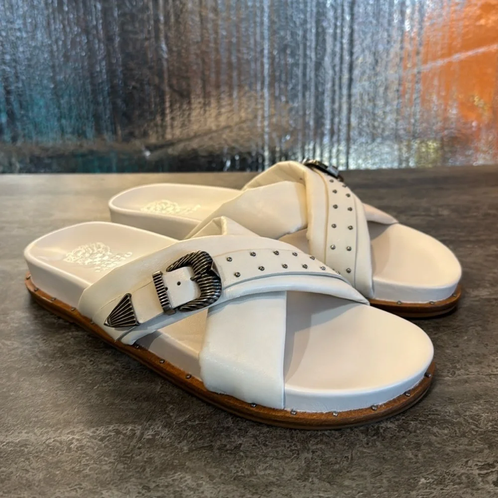 Vince Camuto Women's Amirya Flat Sandal. Women’s 9.5 M. off white